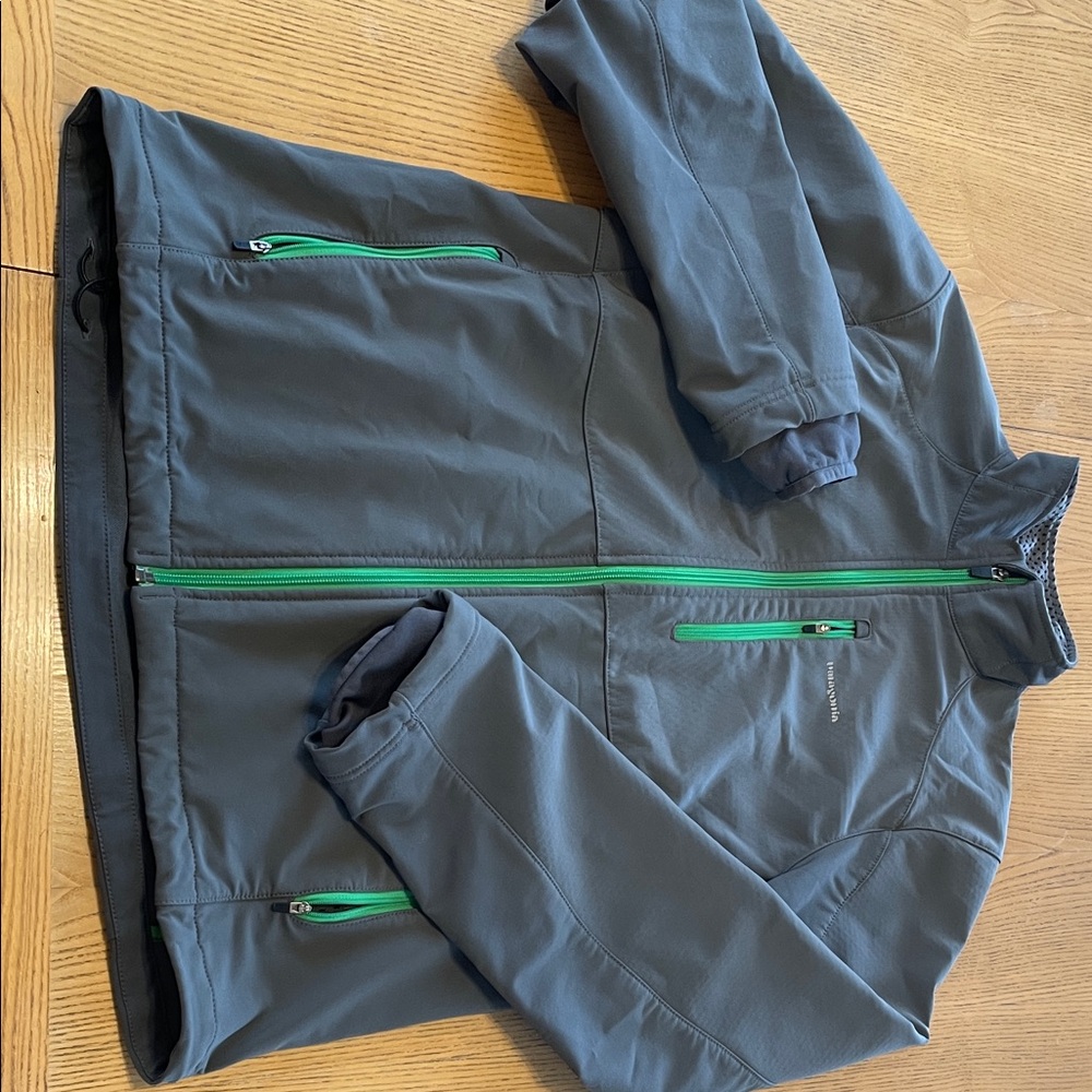 Patagonia Men's Gray Jacket with Green Zippers